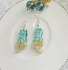 ●猫　海岸　水面　サマー　砂浜　チャーム●