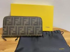 【正規品】FENDI フェンディ　ズッカ柄 ラウンドジップ 長財布 ブラウン