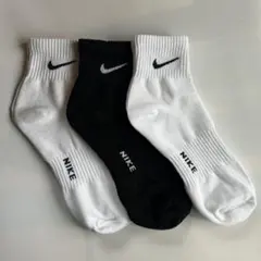 NIKE クルーソックス 3足セット ホワイト ブラッ25-27cm