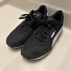 PUMA スニーカー ブラックのサムネイル