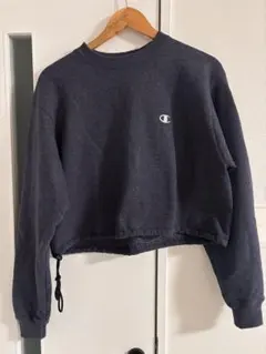 Champion Kastane チャンピオン クロップドスウェット ネイビー