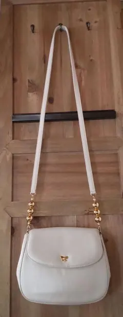 希少　ハナエモリ　オフホワイト アイボリー　ショルダーバッグ　レザー