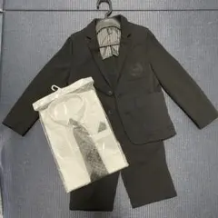 コムサ　イズム  黒 スーツ  シャツ　ネクタイ　4点セット 110cm
