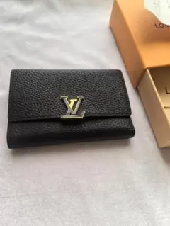 ブラック　三つ折り財布 M62157