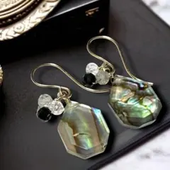 14kgf アバロンシェル×水晶 フラワーカービング ピアス イヤリング