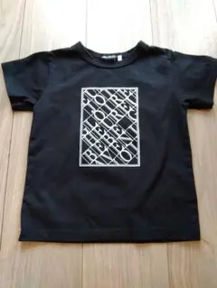 黒Tシャツ
