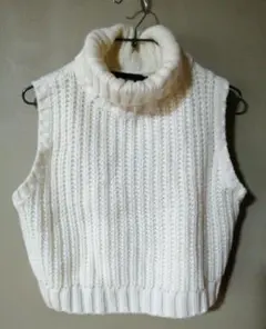 未使用品MINKPINK ホワイト アクリル タートルネックニットベスト