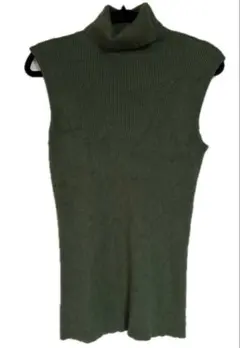【美品】タートルネック ノースリーブ リブニット オリーブグリーン Vライン編み