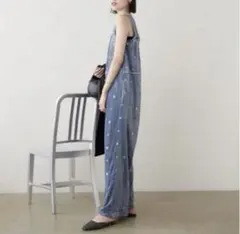 【美品】mystic ミスティック　刺繍ベロアオールインワンのサムネイル