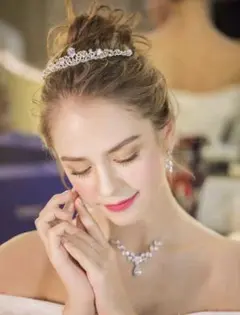 ティアラ ウェディング ブライダル 結婚式 花嫁 前撮り 挙式 ヘアアクセサリー