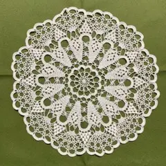レース編み 円形ドイリー 直径約32cm