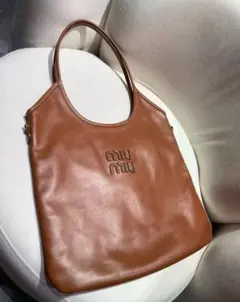 ブラウンレザー トートバッグ ロゴ入り