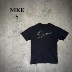 希少【NIKE】ナイキ（S）スウッシュロゴTシャツ＊ビッグロゴ＊グラフィック