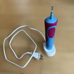 Oral-B 電動歯ブラシ本体　 青・ピンク 充電器付き　子ども　ポケモン