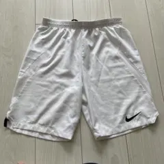 Nike DRI-FIT ホワイト ショートパンツ L