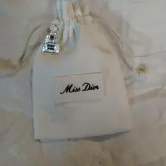 Miss Dior 巾着ポーチ 香水ボトルチャーム付きのサムネイル