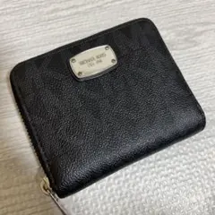 マイケルコース 二つ折り財布