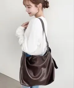 moment +ショルダーバッグブラウンのサムネイル