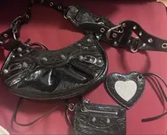 ブラックショルダーバッグ