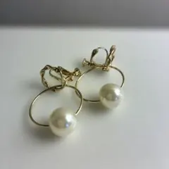 パール付きゴールドフープイヤリング