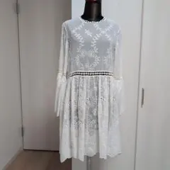 ZARA WOMAN ホワイト 刺繍レース 長袖チュニックのサムネイル