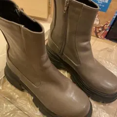 ブラウン 厚底ショートブーツ ジッパー付き