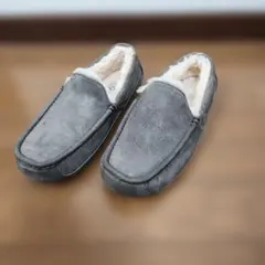 最終 UGG グレー モカシン アスコット