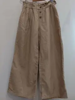 ベージュ ワイドパンツ ボタン付き GU