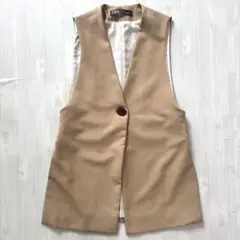 ZARA ベージュ ノーカラーベスト USA Sサイズ
