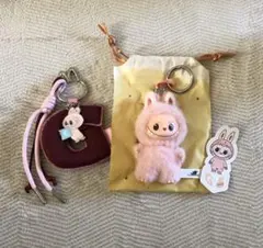 G ラブブ イニシャル アルファベット ぬいぐるみペンダント ピンフォーラブ