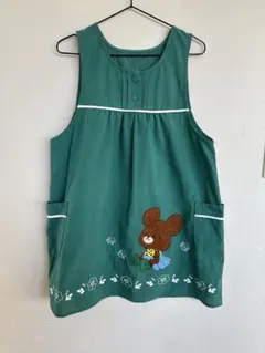 くまのがっこうエプロン　保育エプロン　グリーン　保育士　幼稚園教諭