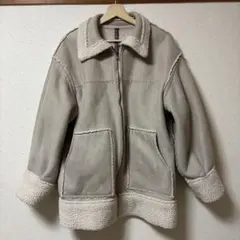 ムートン風ジャケット ベージュ　リバーシブル　ボアジャケット ジッパー アウター