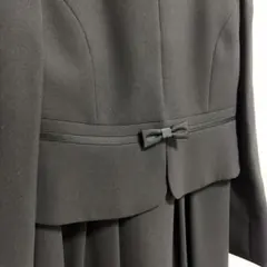 美品　ブラックワンピーススーツ（リボン付き）9号　礼服