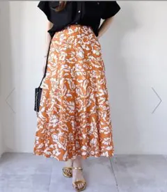 quaranciel リーフプリント セミフレア ロング スカートのサムネイル