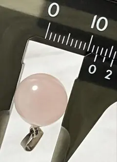 天然ローズクオーツペンダントトップ　紅水晶　珠　12㎜