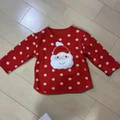 サンタクロースデザインの赤いトレーナー