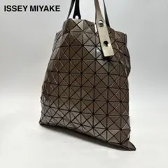 t18【極美品】 イッセイミヤケ　バオバオ　ゴールド　ハンドバッグ　トートバッグのサムネイル