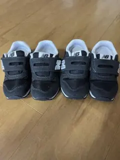 new balance ベビーシューズ 黒/白