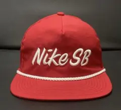 【美品】NIKE SB ナイキ エスビー ロープ付き キャップ レッドのサムネイル