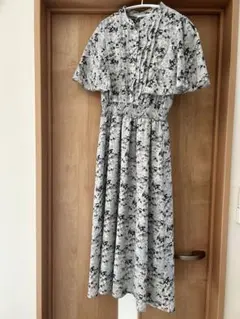 mily bilet 花柄フレア袖ワンピース