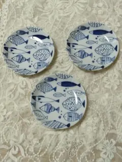 魚デザインの陶器　小皿3枚セット