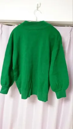 緑色 ハイネック ニットセーター