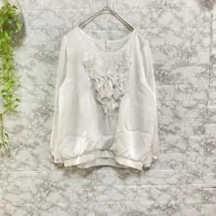 WHITE JOOLA　レディース　Ｍサイズ　ホワイトフリル　長袖ブラウスのサムネイル