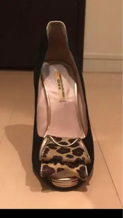 セブントゥエルブパンプス