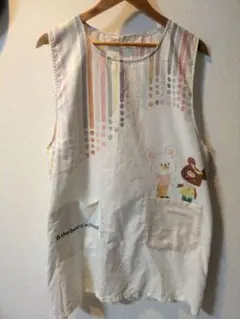 中古　くまのがっこう　エプロン　虹色エプロン　保育士　介護士