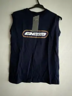新品タグ付きReebok ノースリーブTシャツ ネイビー 140のサムネイル
