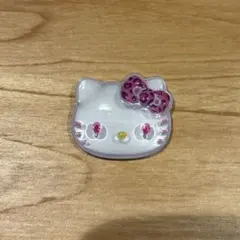ぷっくりったいバッジ　ハローキティ