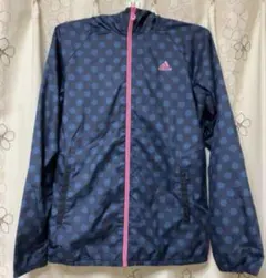 アディダス　ウインドブレーカー