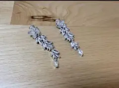 クリスタル装飾 ロングピアス　ブライダルピアス
