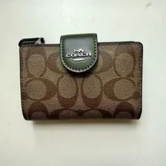 【極美品】COACH コーチ 二つ折り財布 シグネチャー カーキ オリーブのサムネイル